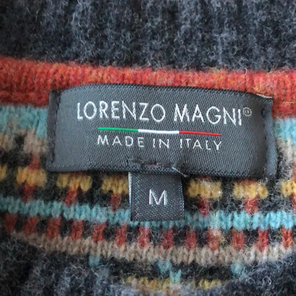 Beautiful sweater - Picture 2 of 2